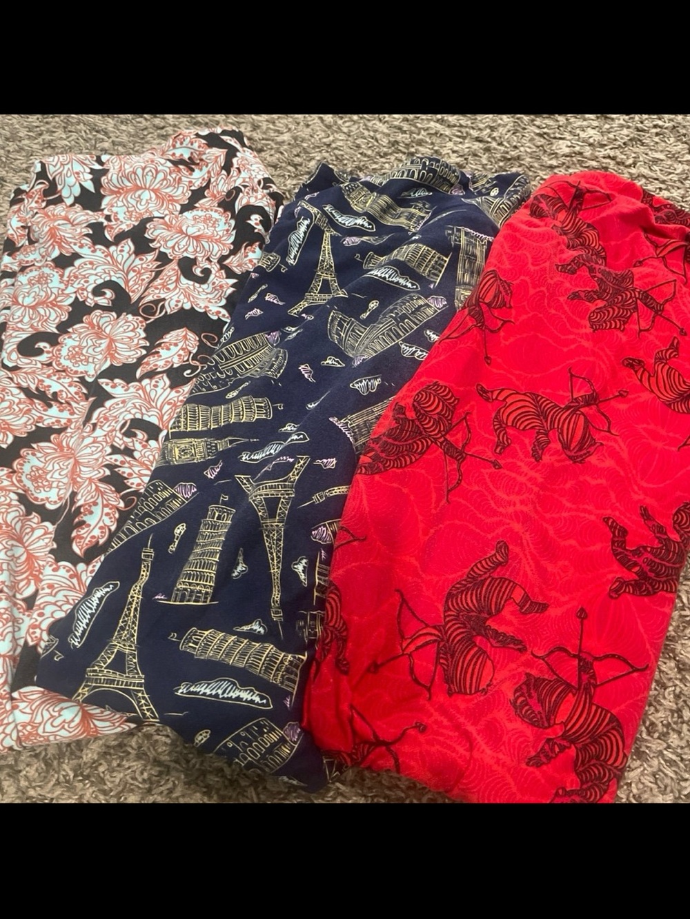 LuLaRoe bundle of 10 pairs of leggings, including Disney tall and curvy - Picture 3 of 4